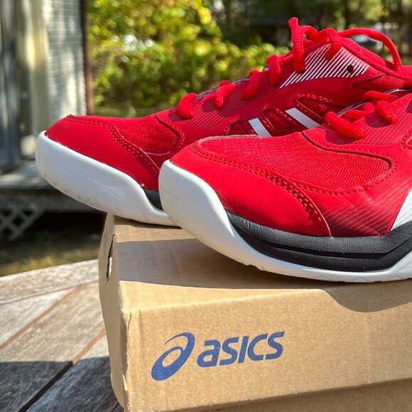 BNIB! Asics Upcourt 5 / Classic Red / Beet Juice NEVER WORN/SOLD OUT - Picture 1 of 13